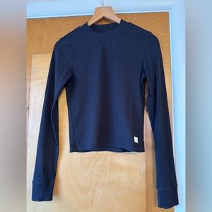 Vuori Pose long sleeve crop tee